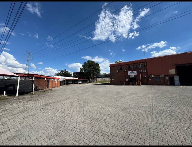 3,300M² WAREHOUSE FOR SALE IN EASTGATE